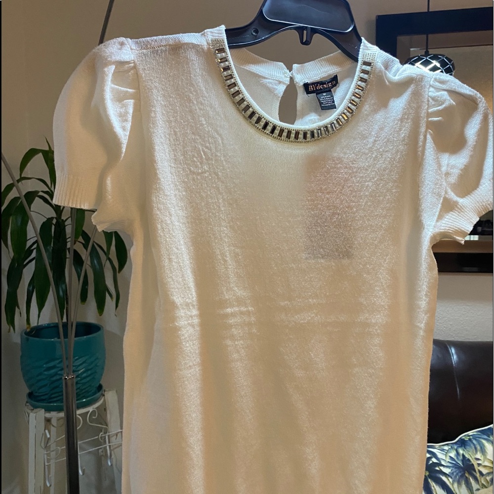 Beautiful pull over top
